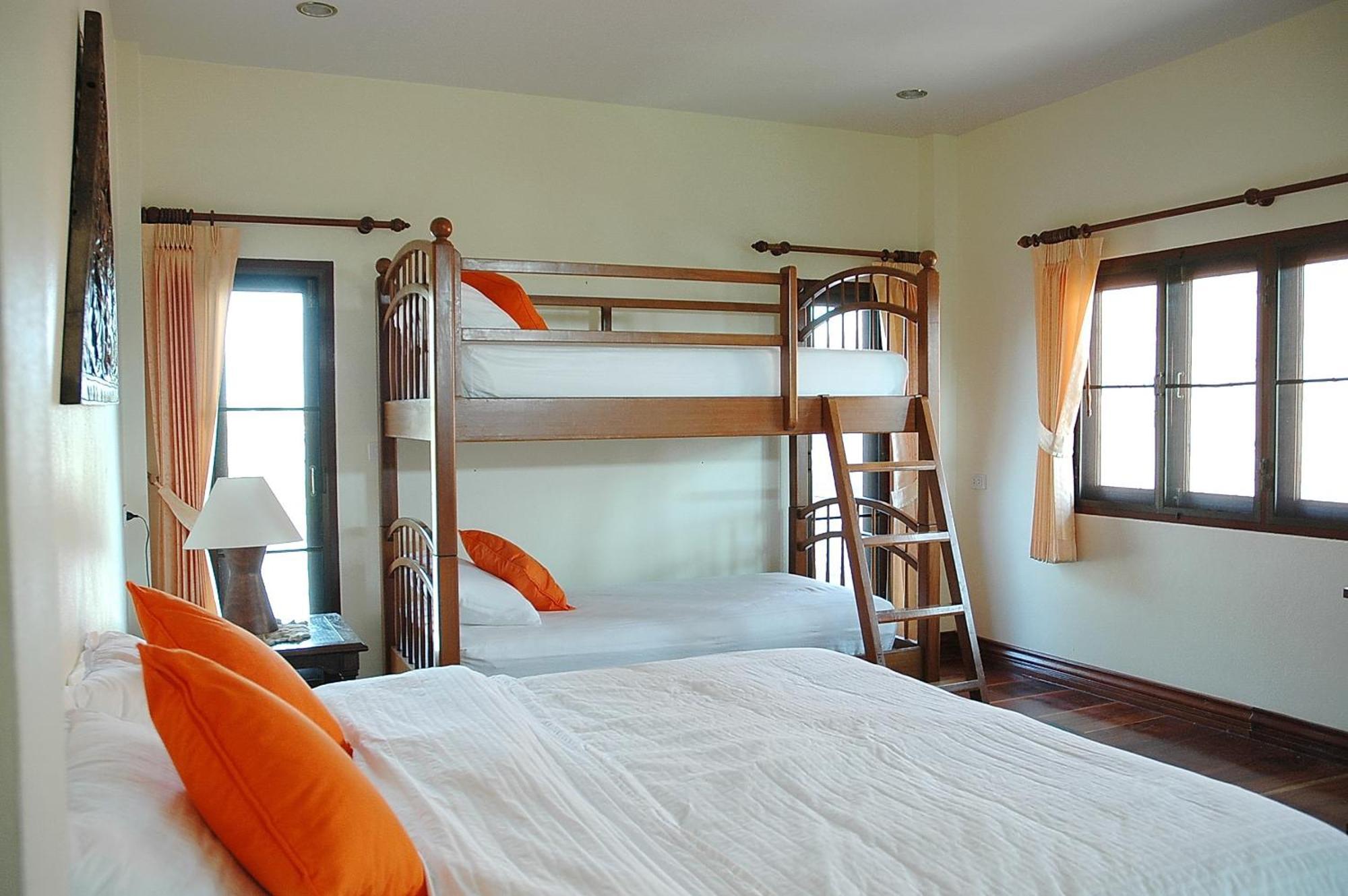 Thararin Villa Ban Doem Bang Номер фото