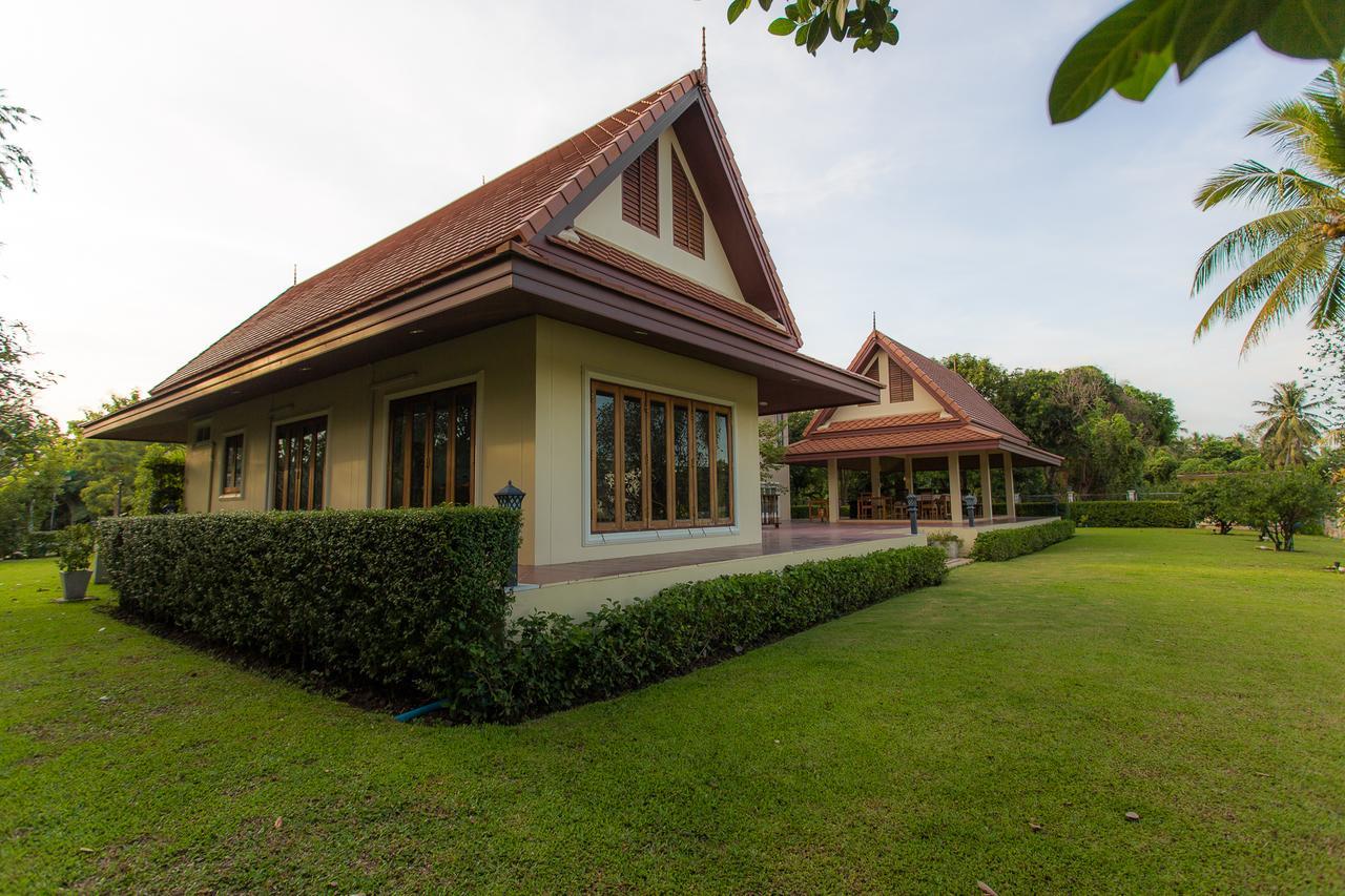 Thararin Villa Ban Doem Bang Екстер'єр фото