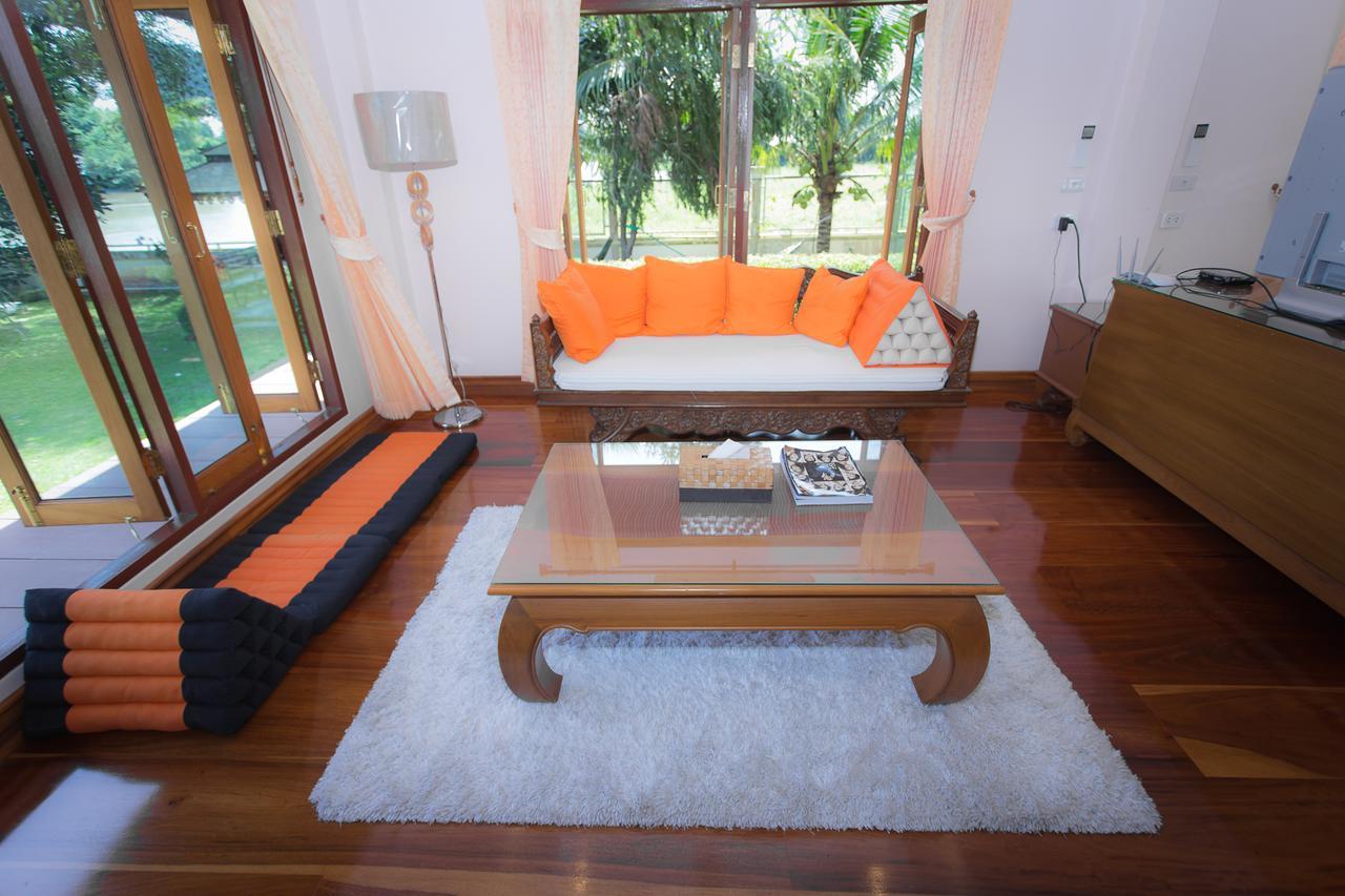 Thararin Villa Ban Doem Bang Номер фото